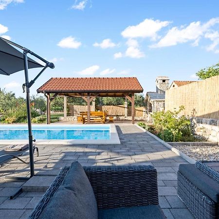 Olive Tree House With Jacuzzi, Wifi And 40M2 Pool Villa Siritovci Exteriör bild
