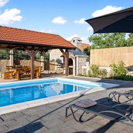 Olive Tree House With Jacuzzi, Wifi And 40M2 Pool Villa Siritovci Exteriör bild