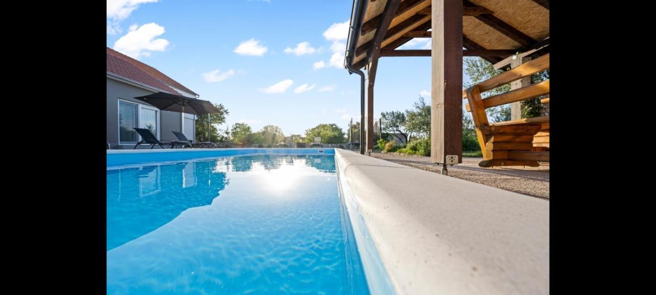 Olive Tree House With Jacuzzi, Wifi And 40M2 Pool Villa Siritovci Exteriör bild
