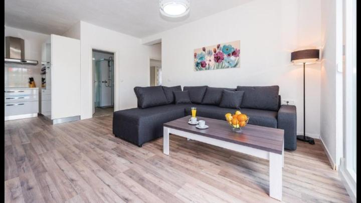 Olive Tree House With Jacuzzi, Wifi And 40M2 Pool Villa Siritovci Exteriör bild
