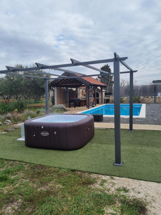 Olive Tree House With Jacuzzi, Wifi And 40M2 Pool Villa Siritovci Exteriör bild